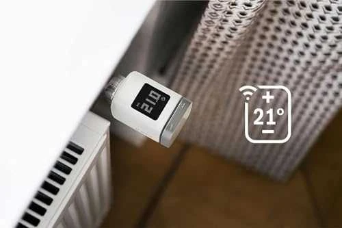 Amazon Echo Dot (5. Gen) nešiojama išmanioji kolonėlė, Medžio anglies spalvos