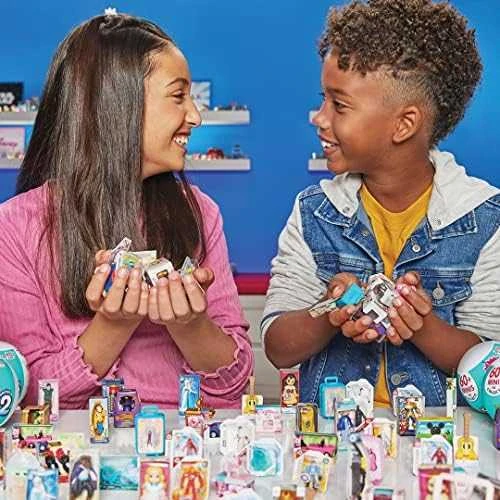5Surprise mini prekių ženklų figūrėlių kolekcinių dėžučių Disney parduotuvė