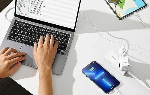Baseus GaN5 Pro sieninis įkroviklis 2xUSB-C + USB, 140 W (balta)