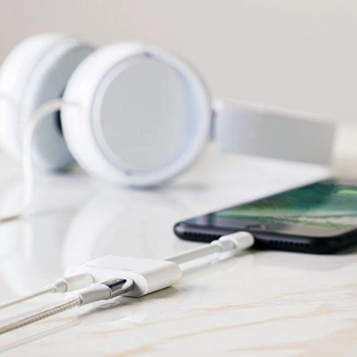 BELKIN 3,5 mm GARSO IR ŽAIBO ĮKrovimas