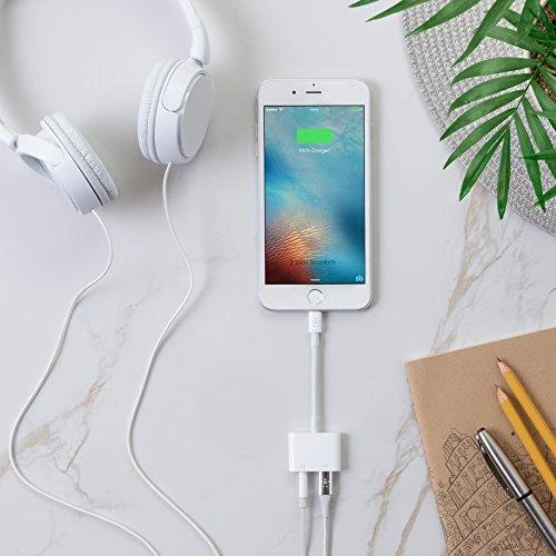 BELKIN 3,5 mm GARSO IR ŽAIBO ĮKrovimas