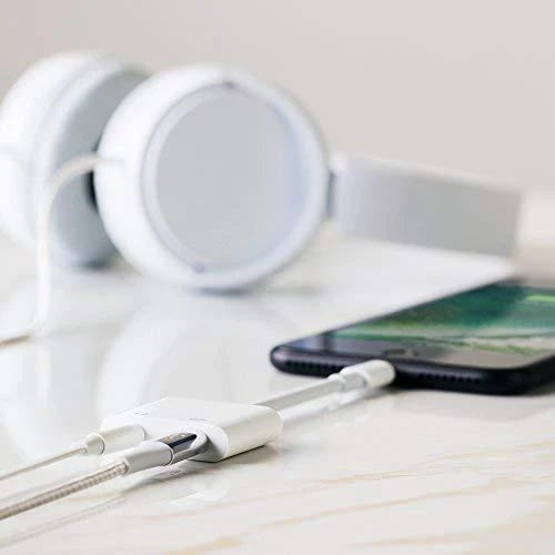 BELKIN 3,5 mm GARSO IR ŽAIBO ĮKrovimas
