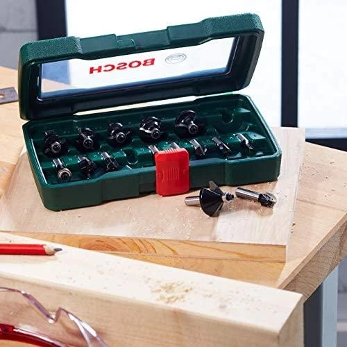 Bosch 15 frezų komplektas 8 mm kotu