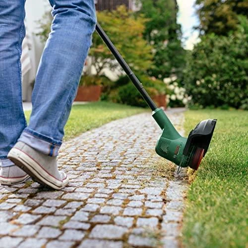 Akumuliatorinė žoliapjovė Bosch Easy GrassCut 18V-26 solo (be akumuliatoriaus ir kroviklio)