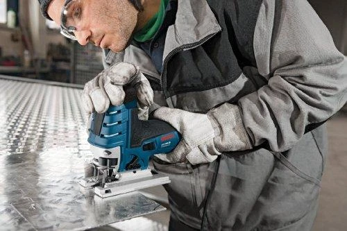 Siaurapjūklis Bosch GST150CE