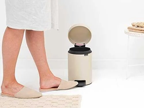 Brabantia Šiukšlių dėžė su pedalu „NewIcon“, 3 l, švelnios smėlio spalvos