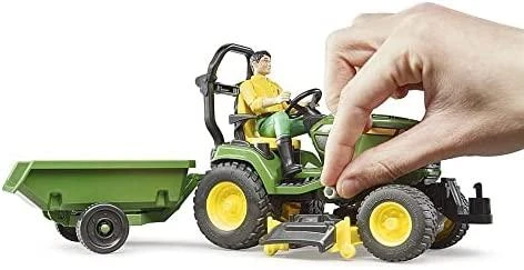 BRUDER traktorius John Deere Lawn su priekaba ir sodininku, 62104