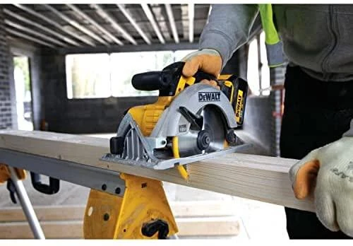 DeWalt akumuliatorinis diskinis pjūklas DCS391N-XJ 165 mm be akumuliatoriaus ir kroviklio