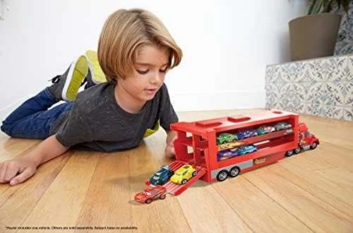 Mattel Cars transporteris Makas mini lenktynininkams (GNW34)