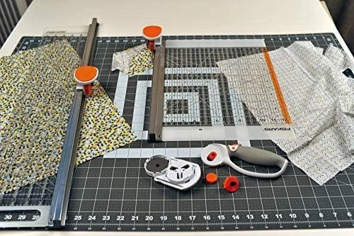 Fiskars FS.GILLOTINE 6 "x 24" SU SUKASIAME MENTE IR liniuote