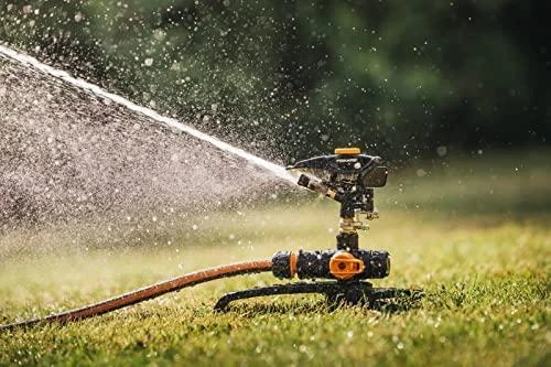 Fiskars On/Off Pulsating Sprinkler - Tripod base