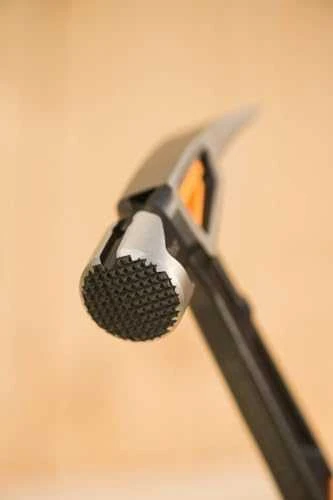 Fiskars Plaktukas universalus su viniatraukiu XXL 22oz/16"