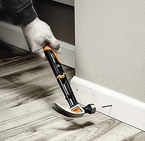 Fiskars IsoCore Apdailos plaktukas, lenkta galva M, 16oz ,1027202