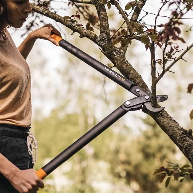 Fiskars Rinkinys: genėjimo žirklės l78 fs112590 + p26 genėjimo žirklės fs111260