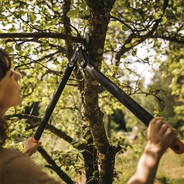 Fiskars Rinkinys: genėjimo žirklės l78 fs112590 + p26 genėjimo žirklės fs111260