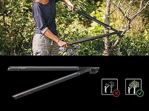 Fiskars SingleStep sodo žirklės prasilenkiančiais ašmenimis, kablio formos galva L38 (1001426)