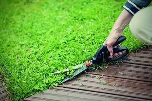 Fiskars SmartFit žirklės žolei GS40