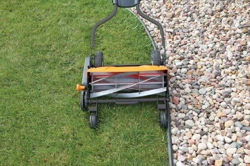 Fiskars Mechaninė vejapjovė be žolės rinktuvo StaySharp Max (1000591) 46cm