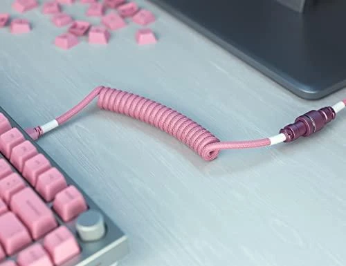 Glorious Coiled Cable susuktas klaviatūros laidas Prism Rožinė, USB-C į USB-A – 1,37m, rožinės spalvos