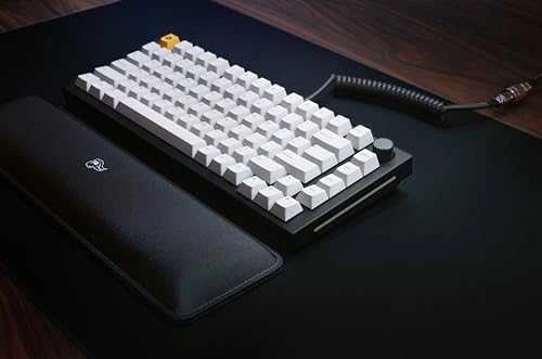 Glorious GMMK Pro Juodas Slate 75% TKL klaviatūra – Pre built, ANSI išdėstymas – juodos spalvos