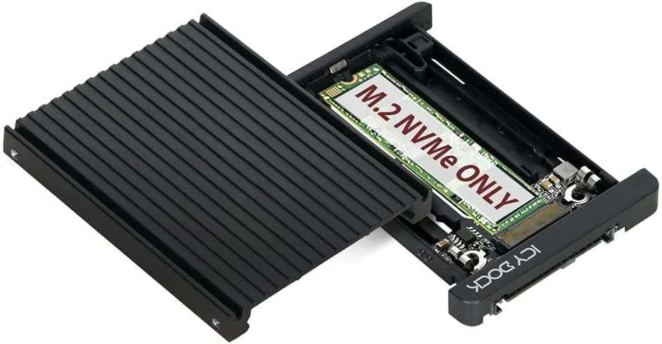 Icy Dock MB705M2P-B M.2 NVMe stalčius atidarytu dangteliu