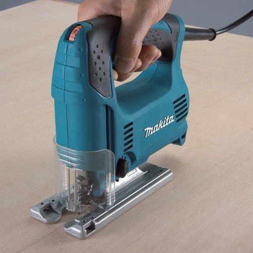 Makita 4329K Siaurapjūklis, 450 W, 65 mm, 500-3100 min-1, 3-jų pakopų švytuoklinis judesys, lagaminas 1,9kg