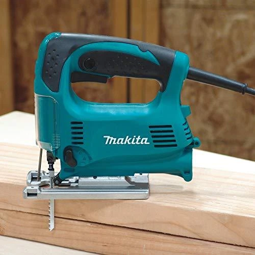 Makita 4329K Siaurapjūklis, 450 W, 65 mm, 500-3100 min-1, 3-jų pakopų švytuoklinis judesys, lagaminas 1,9kg