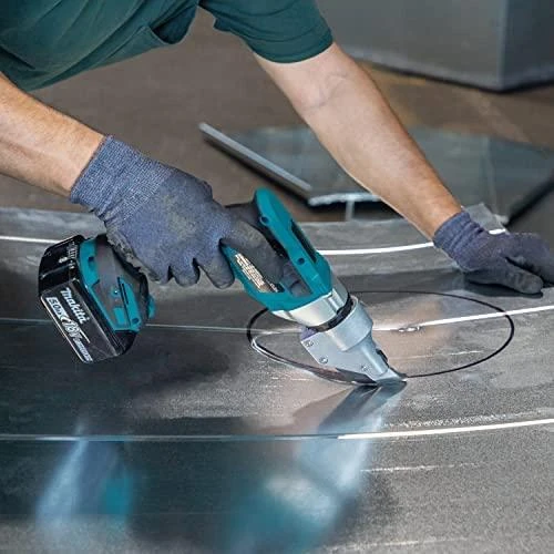 Makita DJS131Z Akumuliatorėnis skardos žirklės 18V, BL-motor plienas - 1,3mm, be akumuliatorių ir kroviklio!