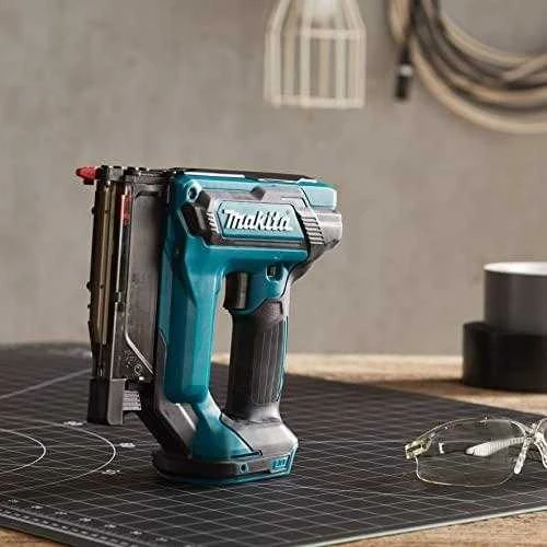 Makita DPT353Z Akumuliatorinis viniakalis 18V Li-Ion; 23 GA; 15/18/25/30/35mm; Be akumuliatorių ir kroviklio!