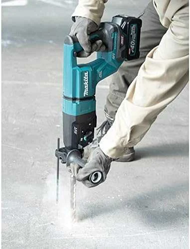 Makita HR007GZ perforatorius darbo procese