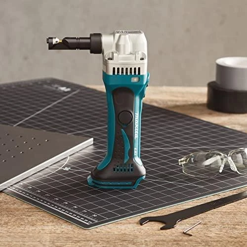 Makita DJN161Z Akumuliatorinės skardos žirklės, 18 V, plienas 1,6 mm, nerūdijantis plienas 1,2 mm, min. pjo, Be akumuliatorių ir kroviklio!