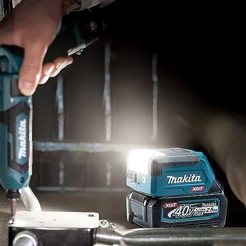 Makita Akumuliatorinis XGT® prožektorius ML011G 40Vmax • 300 lx