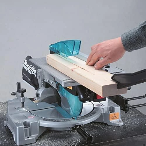 Skersinio ir išilginio pjovimo staklės Makita LH1040