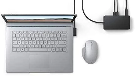 Microsoft Surface prijungimo stotelė su kompiuteriu ir pele