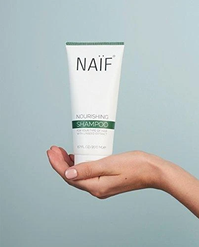 Naif Natural Skincare Naïf maitinamasis šampūnas 200 ml