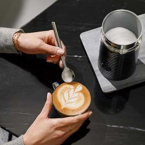 Kavos apar.Nespresso whisk Aeroccino 3 juodas