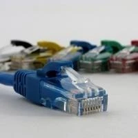 NETRACK BZPAT2UB pataisomasis kabelis RJ45 beknis Cat 5e UTP 2m mėlynas
