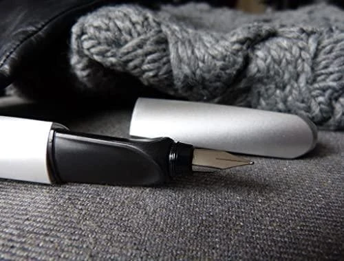 Pelikan Plunksnakotis TWIST P457M sidabrinis