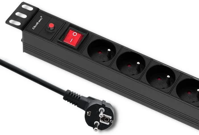 QOLTEC 53996 Apsauga nuo viršįtampių RACK 19 16A 1U PDU 8xSCHUKO 2m