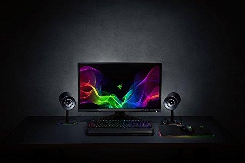 Kolonėlės Razer Nommo Chroma (Juodos) su apšvietimu