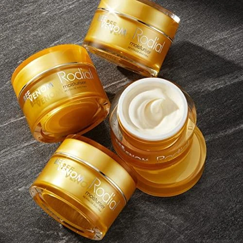 Rodial Bee Venom Moisturiser atgaivinantis ir stangrinantis veido kremas sausai / normaliai veido odai, 50 ml