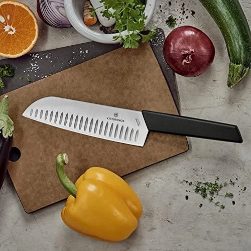 Victorinox Swiss Modern Santoku juoda 17 cm
