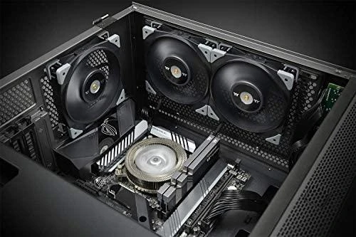 Thermaltake Toughfan 12 įmontuoti kompiuterio korpuse