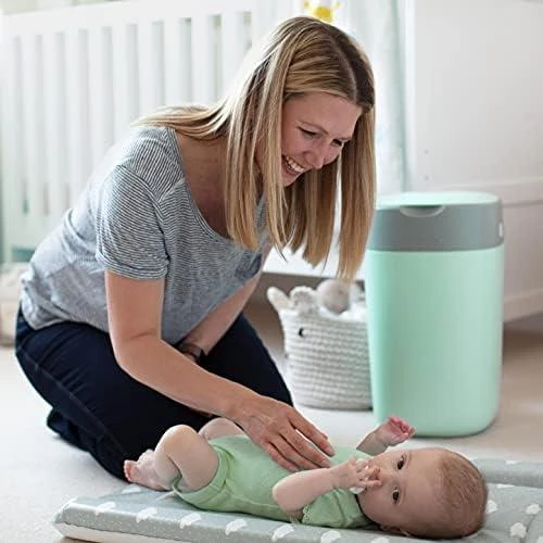 TOMMEE TIPPEE SANGENIC TWIST AND CLICK ADVANCED SAUSKELNIŲ KONTEINERIO IR 6 VNT. KASEČIŲ RINKINYS, Baltas