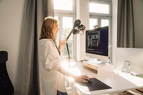 Internetinė kamera Verbatim su podwójnym mikrofonem Ultra HD 4K AWC-03 juoda/juodas 49580