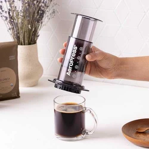 „Aeropress Clear“ juodas kavos virimo aparatas