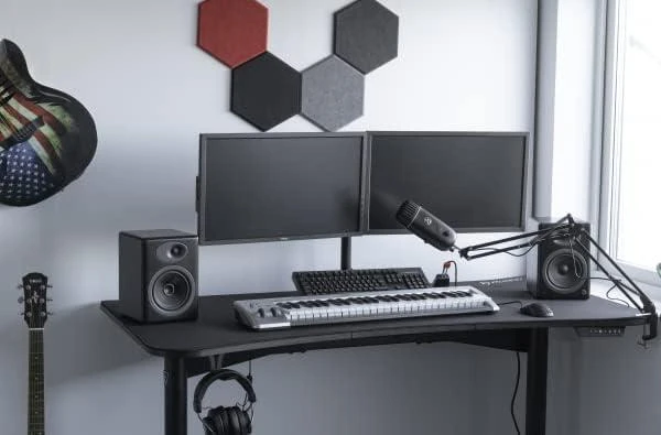 Žaidimų stalas Arozzi Arena Moto Gaming Desk, Motorizuotas, Reguliuojamo aukščio 720-1180mm, Juodas