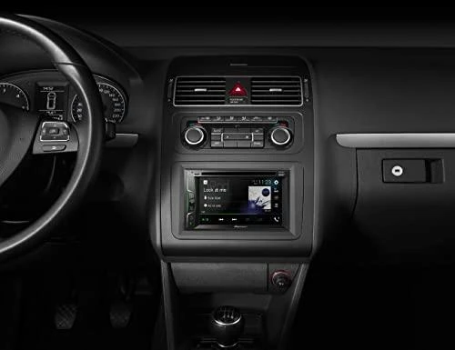Pioneer AVH-Z3200DAB automobilio prietaisų skydelyje
