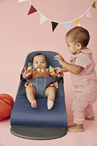 BABYBJORN žaislas medinis gultukui Googly eyes 080500