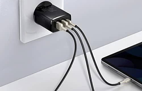 Baseus Sieninis įkroviklis 30W 2xUSB + USB-C QC3.0 PD3.0, juodas